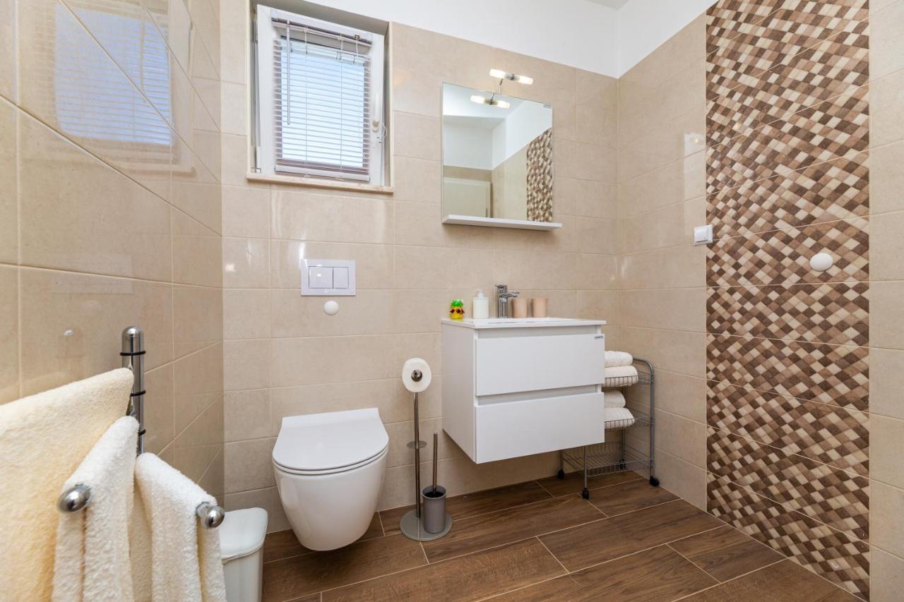Apartment Nada 1 Malinska Eksteriør billede