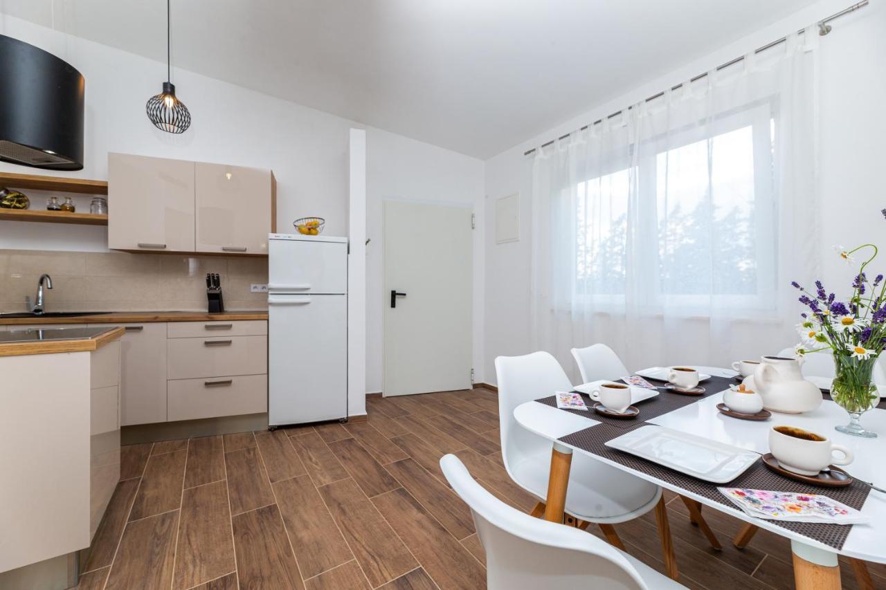 Apartment Nada 1 Malinska Eksteriør billede